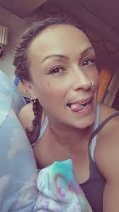 Call me Meli 🤪 looking to meet chill people and build new relationships  that I'm hoping last.