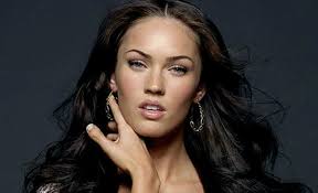 She made her hollywood debut with holiday in the sun (2001) at the age of 16. Brace Yourselves Megan Fox Has An Imperfection The Actress Is All Thumbs New York Daily News