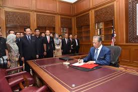 He has become the shortest serving leader in the country. Malaysia Swears In New Prime Minister As Mahathir Forced Out Reuters Com