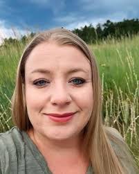 Melissa Wertz's Instagram, Twitter & Facebook