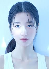 She is an actress, known for saikojiman gwaenchanha (2020), yangjamoolrihak (2019) and recalled (2021). Seo Ye Ji Dramawiki