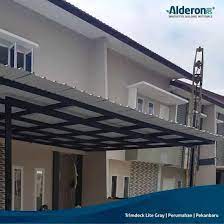 Padahal untuk tampilan minimalis yang mewah, model pintu garasi kayu juga tidak kalah kerennya. 15 Model Atap Teras Rumah Minimalis Paling Sejuk Alderon