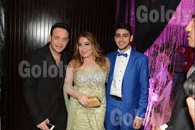 مصطفى قمر وزوجته غادة قمة فى الرومانسية. Ø§Ø¨Ù† Ù…ØµØ·ÙÙ‰ Ù‚Ù…Ø± ÙŠØ³Ø±Ù‚ Ù…Ù†Ù‡ Ø§Ù„Ø£Ø¶ÙˆØ§Ø¡ Ø´Ø§Ù‡Ø¯