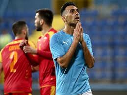 גמר חתימה טובה, בתקווה שיישאר דיו לחתום לאלו שראויים לחתימה. Tas8beguwpoafm