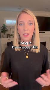 The southern Buckhead neighborhood of Brookwood Hills has some beautiful  homes! #buckheadatlanta #atlantaneighborhoods #livinginatlanta  #atlantarealestate #mollyslesnick
