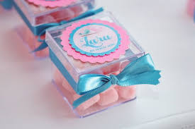 Cha De Bebe Caixinha De Acrilico Decorada Caixa Acrilica Passarinhos Jardim Maricota Personalizacoes Elo7 Caixa De Acrilico Decorada Caixa Acrilico Lembrancinha Caixa Acrilica Personalizada