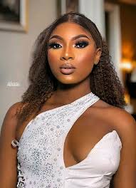 To all the so called bloggers in Sierra Leone 🇸🇱 wae lek for disgrace  women because of likes and comments what goes around