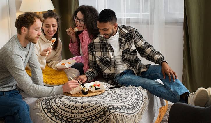 4 mental health benefits of sharing a space with roommates