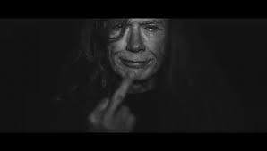 Sorry but I can't be the only victim of seeing this.