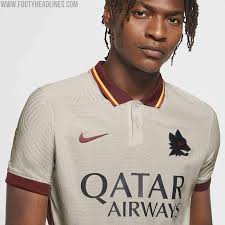El siglo de vida no pasa inadvertido en los diseños creados por hummel, la marca danesa que acompaña a los arzobispos. Spectacular As Roma 20 21 Away Kit Released Footy Headlines As Roma Roma Football Shirts