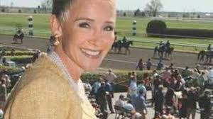 Donna Barton's Instagram, Twitter & Facebook