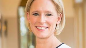 Thomas rakowski, md specializes in nephrology, internal medicine at the inova health system. Daniela Fette Rakowski Wird Neue Direktorin Im Jumeirah Frankfurt
