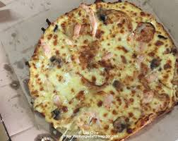 Nikmati adonan pizza dengan aneka pilihan jenis roti classic hand tossed, pan pizza, thin crust, new york, double decker, dan stuffed cheese n chilli crust. Domino S Pizza Best Pizza Delivery In Malaysia