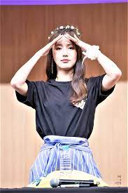 Miyeon finishing her freestyle rap saying she wants to be the eldest sister to the members and telling them she loves. Miyeon G I Dle G I Dle Fan Art 42632569 Fanpop Page 23