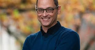 Tim Senft's Instagram, Twitter & Facebook