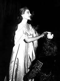 Quando A Un Tratto Il Mio Consorte Mi Si Affaccia Irato E Bieco Io Mi Grida Il Trassi A Morte E Mi Afferra E Tra Maria Callas Calla Popular Photography