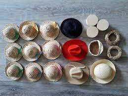 19 Craft Pieces Supplies Mini Straw Hats Mini Basket Etsy Cowboy Hat Crafts Hat Crafts Felt Cowboy Hats