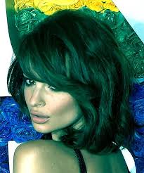 A queen of the pixie haircut, emily ratajkowski tried almost every shape and angel of pixie haircuts. Emily Ratajkowski Medium Wavy Dark Brunette Bob Haircut With Side Swept Bangs