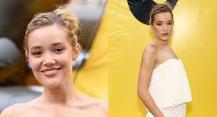 4 FROM FASHION AMONG VICTIMS IN TWA CRASH NEW YORK -- At least fou..