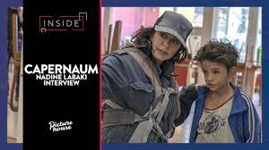 Dram türünde olan ve 8.4 imdb puanına sahip 2018 yapımı filmin yönetmen koltuğunda ise nadine labaki bulunuyor. Nadine Labaki S Capernaum Inside Picturehouse Special Youtube