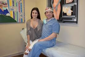 Vídeo: Musa de David Carreira faz check up após aumento mamário