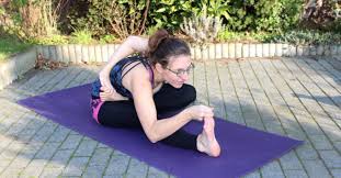 It does not only involve the physical poses (called asanas), but also mental practices and offers a compass for a meaningful life. Vinyasa Flow Yoga Yoga Coaches
