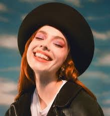 Rebecca Devine's Instagram, Twitter & Facebook