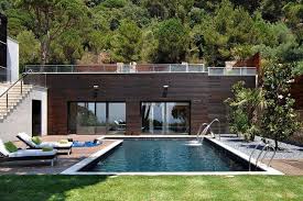 Small House With Pool Extravagance Let Your Small House Stand Out With These Ideas For Pools Decor Around The World Pool Houses Pool House Designs Small Pool Houses