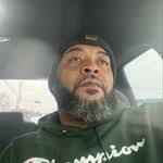 Shomari Brown's Instagram, Twitter & Facebook