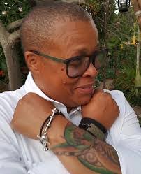 Shari Barton's Instagram, Twitter & Facebook