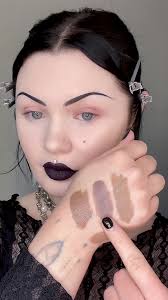 Discovering the Perfect Cool-Toned Contour: A Makeup Comparison