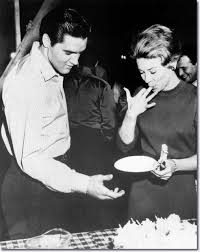 Januar 1935 i tupelo i mississippi, død 16. Elvis Presley Friday January 6 1961 Elvis 26 Birthday Party