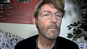 Angyalok küldték vissza a halálból a férfit: "Megjósolták a kutyám és a  testvérem halálát