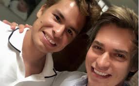 Carlos Baute reconoce a su hijo residente en Jaén tras más de doce años en  los juzgados