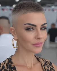 Who said short hair isn't cute?😍