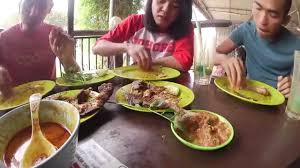 Tempat makan sedap di sini: Makanan Sedap Di Sungai Petani Kedah Part 1 Restoran Bawal Youtube