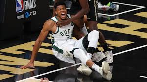 1 home / media / lebron james gushes over kevin durant after he snatches giannis antetokounmpo's ankles Nba Playoffs Celebrities React To Giannis Antetokounmpo Injury In Game 4 Sportsmanor