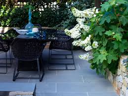Eco Outdoor Bluestone Paving In Courtyard Secret Gardens Eco Outdoor Bluestone Tiles Livelifeoutdoors Bluestone Pavers Outdoor Paving Bluestone Paving