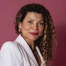 Aline Vick's Instagram, Twitter & Facebook