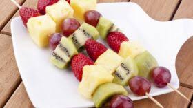 Brochettes De Fruits Au Barbecue Decouvrez Les Recettes De Cuisine De Femme Actuelle Le Mag