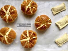 5 lembar roti tawar yang sudah dihilangkan pinggirannya dan dipotong 300 ml susu cair putih Resepi Roti Korea Garlic Cheese Roti Viral Yang Sedap Dilimpahi Dengan Cheese Dan Sos Garlic Butter Menjadi Kegilaan Ramai Daily Masak