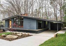 Homeowner claudia rainey recently contacted me with a surprising problem—she and her husband have their stunning sumter, south carolina midcentury home on the market but have been without luck in. This Grey Mid Century Modern House Exterior Mid Century Modern Exterior Mid Century Exterior