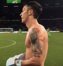 Scopri quello che politanò domenico (politand) ha trovato su pinterest, il luogo delle idee: Mesut Ozil Biography Stats Fifa Tattoos Wiki More Wsb