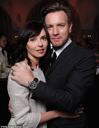 Ewan mcgregor thanks estranged wife in 'awkward' golden globes. Iplnpep9yolf2m