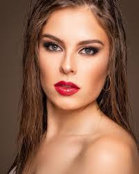 Alejandra Parada's Instagram, Twitter & Facebook