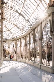 Letting The Light Fall If Only All Mondays Could Look Like This Preston Tan Tellon Beautiful Buildings Beautiful Architecture Art And Architecture