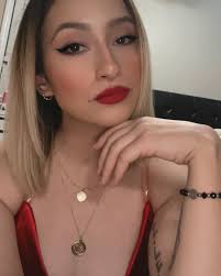 Karla Murillo's Instagram, Twitter & Facebook