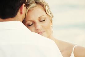 Toy Boy: quando gli uomini preferiscono le donne mature