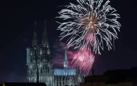 Silvester 2016 2017 In Koln Ein Jahr Danach Die Bilanz Des Jahreswechsels Mit Grosser Foto Galerie Mit Bildern Kolner Lichter Silvester 2016 Silvester 2018