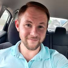 Dungeon sponsors two golfers in a tournament